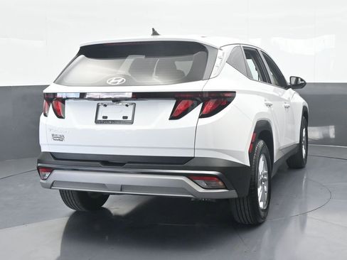 Used 2025 Hyundai Tucson SE image 5