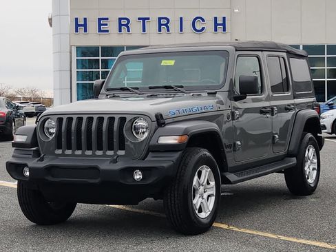 Used 2022 Jeep Wrangler Unlimited Sport image 1