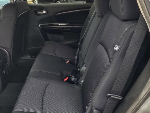 Used 2011 Dodge Journey Mainstreet w/ Popular Equipment Group image 29