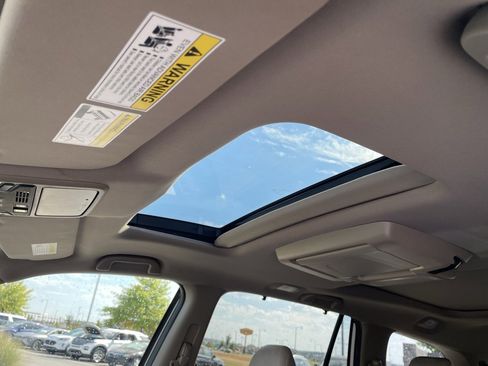 Used 2022 Honda Pilot Elite image 25