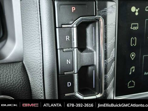 Used 2024 GMC Yukon XL Denali image 18