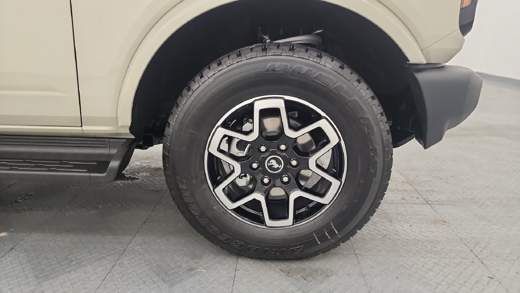 New 2026 Ford Bronco Outer Banks AWD/4WD image 23
