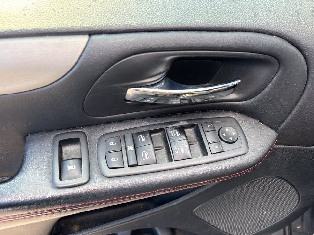 Used 2018 Dodge Grand Caravan GT w/ Safety Sphere Group FWD image 17