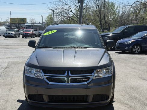 Used 2017 Dodge Journey SE FWD image 2