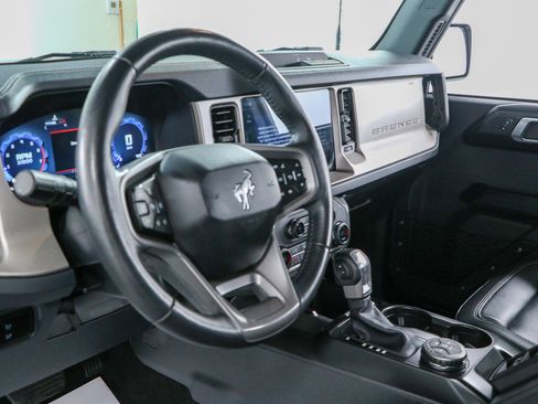 Used 2025 Ford Bronco Outer Banks AWD/4WD image 23
