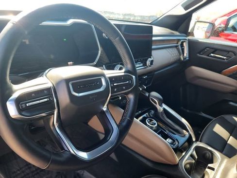 Used 2024 GMC Canyon Denali image 14