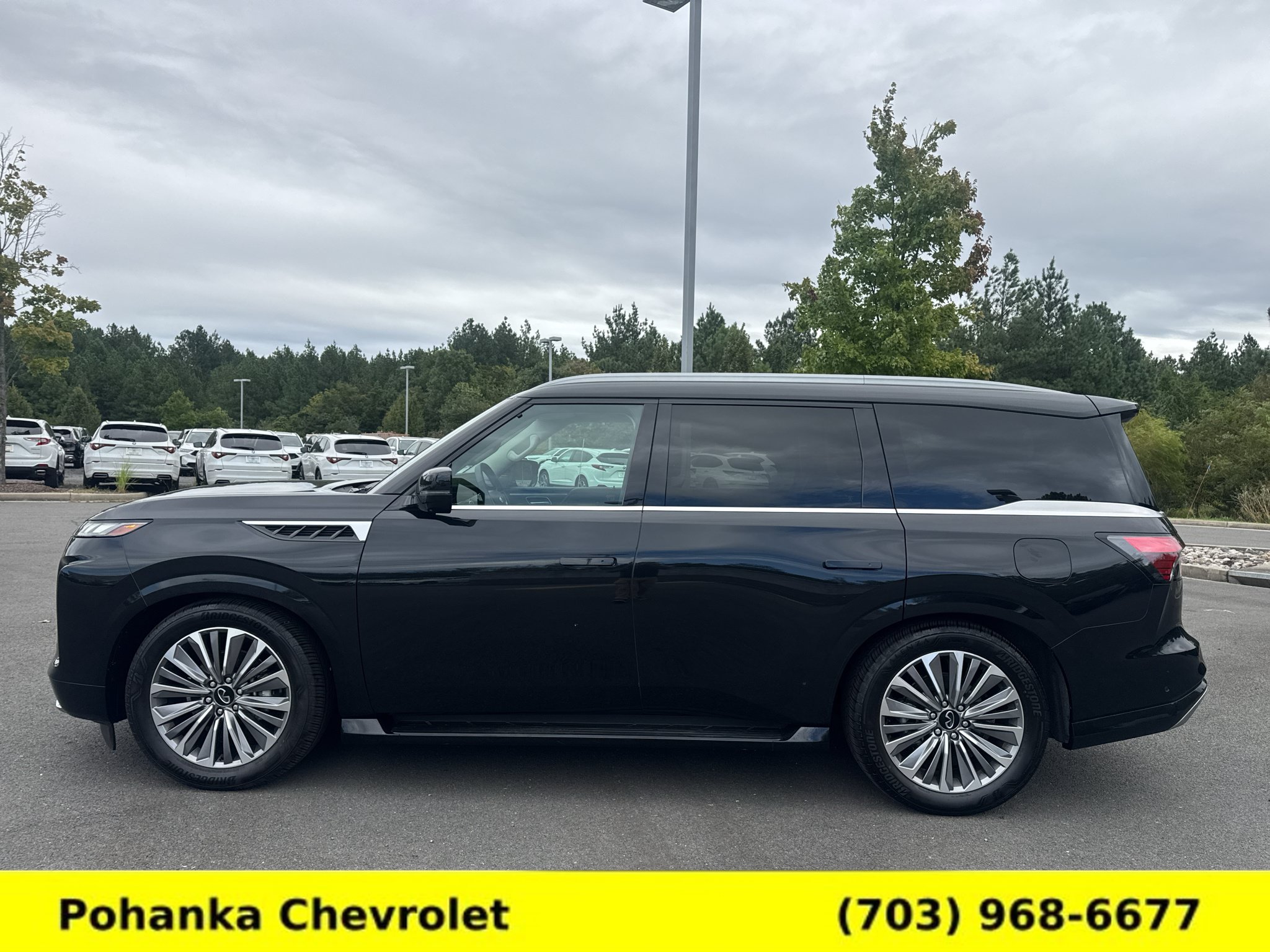 Used 2025 INFINITI QX80 Sensory AWD/4WD image 4