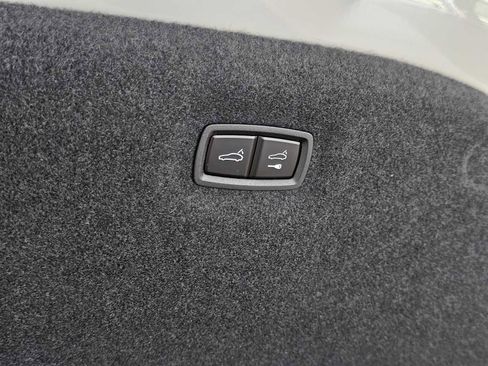 New 2025 Porsche Taycan image 18