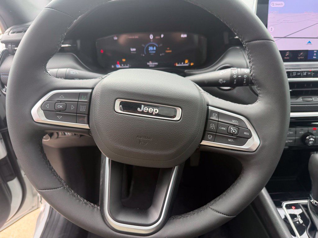 Used 2025 Jeep Compass Limited w/ High Altitude Package AWD/4WD image 25