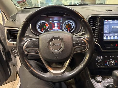 Used 2020 Jeep Cherokee Limited image 9