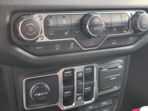 New 2026 Jeep Gladiator Sport AWD/4WD image 24
