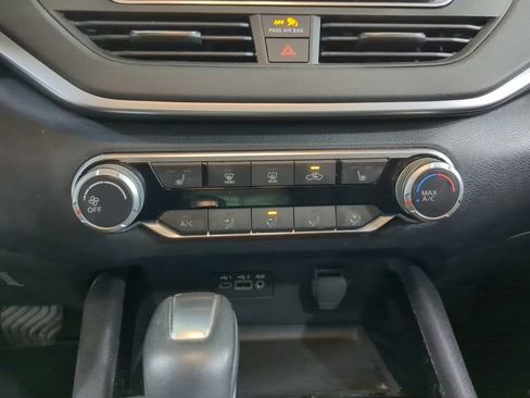 Used 2022 Nissan Altima 2.5 SV w/ SV Premium Package AWD/4WD image 15