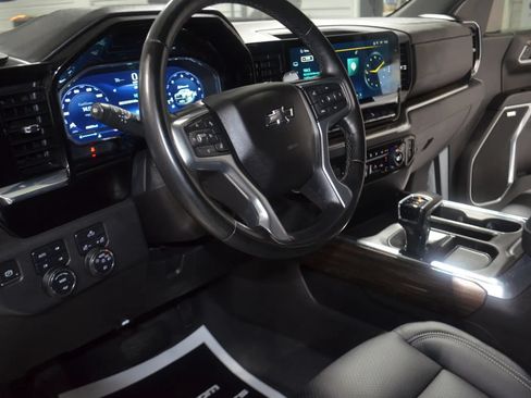 Used 2023 Chevrolet Silverado 1500 LT Trail Boss w/ Convenience Package II AWD/4WD image 13