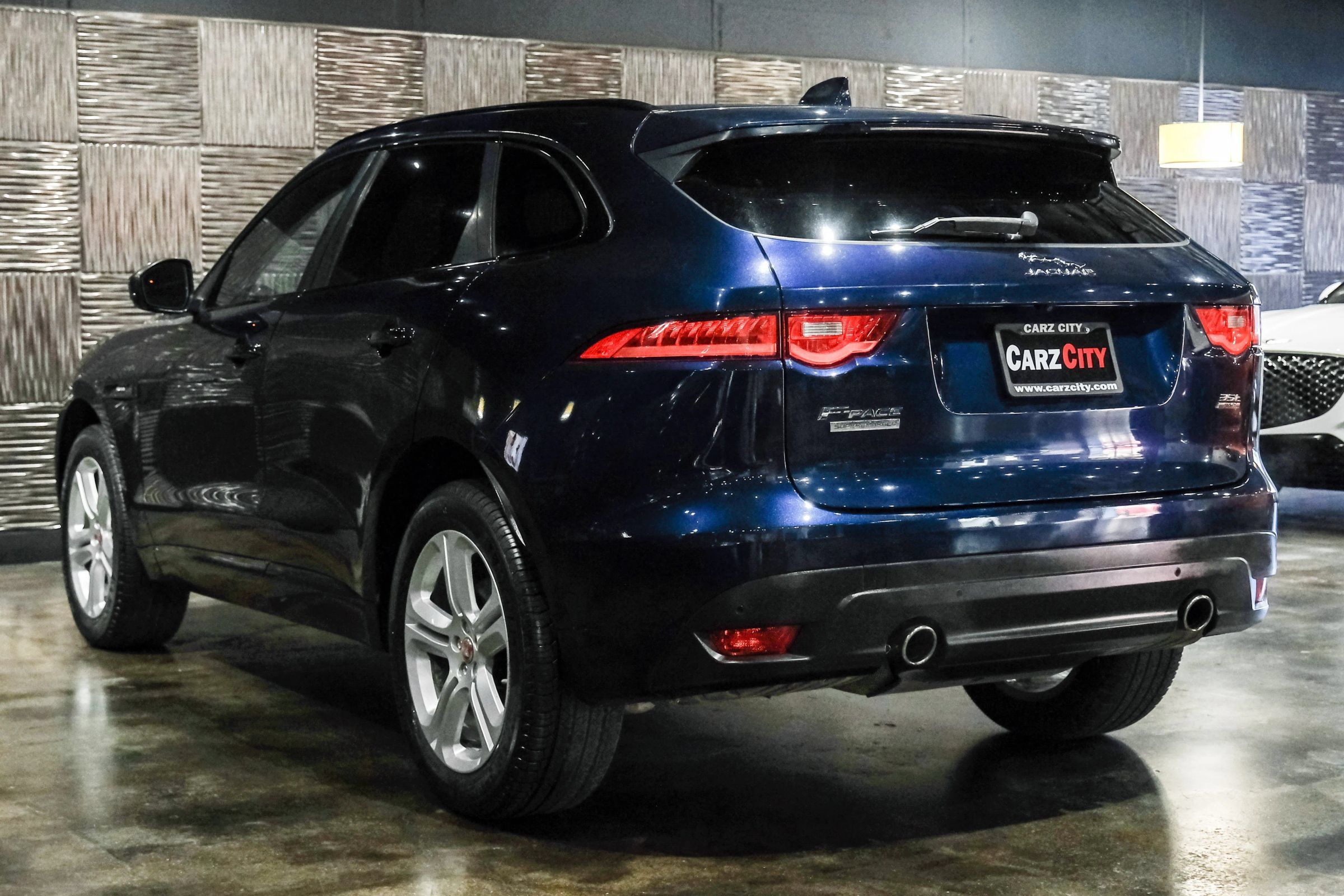 Used 2018 Jaguar F-PACE R-Sport AWD/4WD image 10