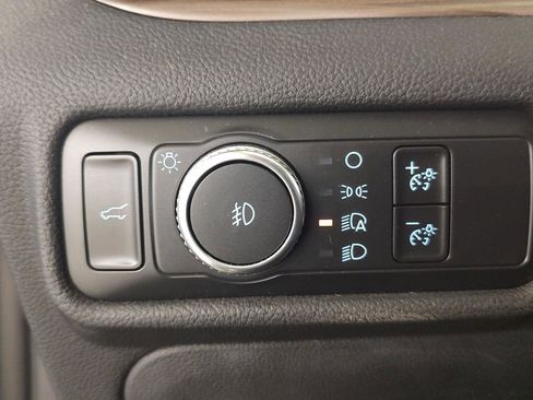 Used 2020 Ford Explorer Limited image 17