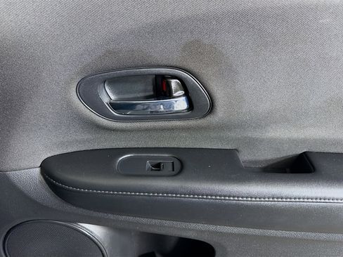 Used 2022 Honda HR-V LX image 30
