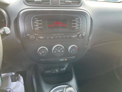 Used 2016 Kia Soul image 12