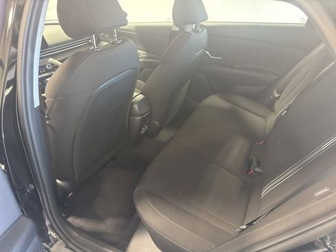 Used 2025 Hyundai Elantra SEL image 16