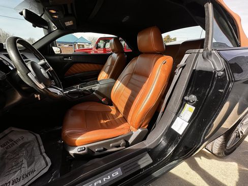 Used 2010 Ford Mustang Premium image 11