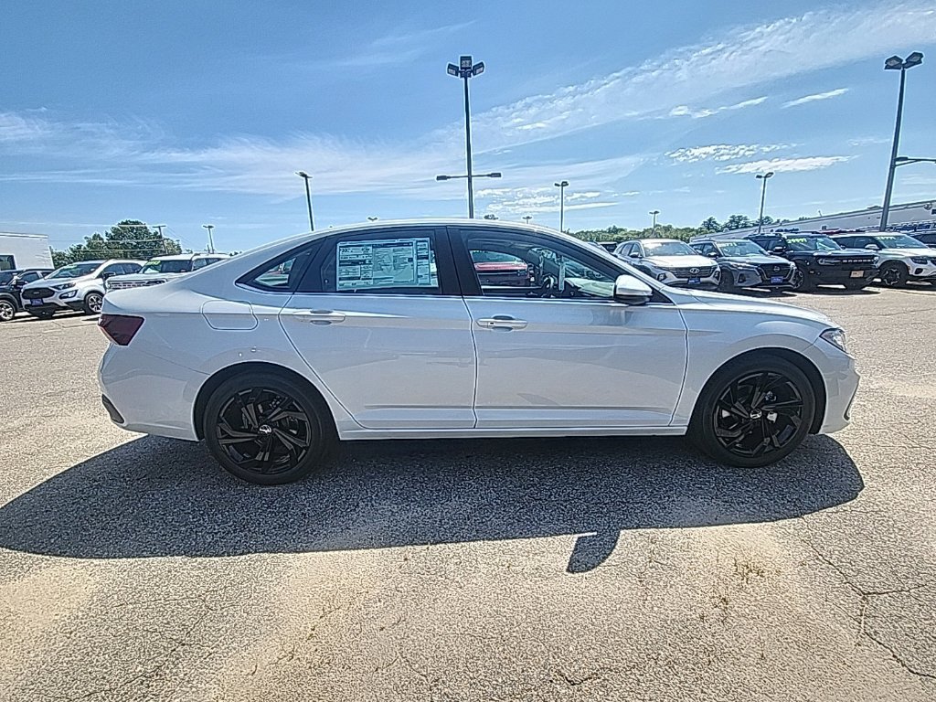 New 2026 Volkswagen Jetta SE FWD image 8