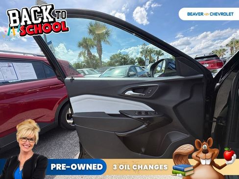 Used 2025 Chevrolet Trax LT FWD image 29