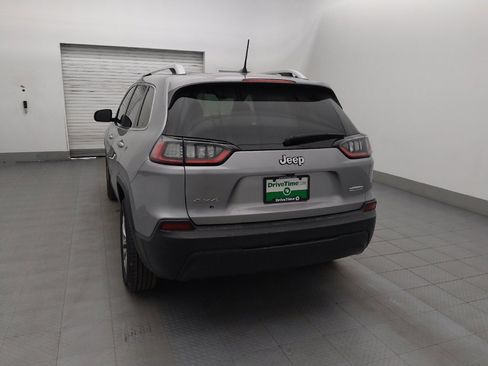 Used 2019 Jeep Cherokee Latitude Plus w/ Comfort/Convenience Group image 6
