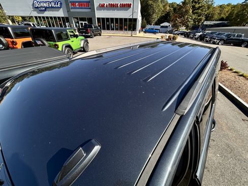 Used 2020 Chevrolet Suburban LT image 41