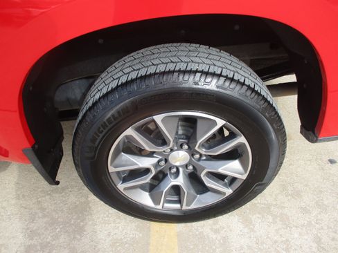 Used 2020 Chevrolet Silverado 1500 LT w/ Texas Edition image 6