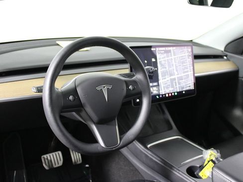 Used 2021 Tesla Model Y Performance image 8