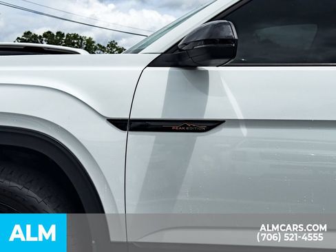 Used 2025 Volkswagen Atlas Peak Edition SE AWD/4WD image 6