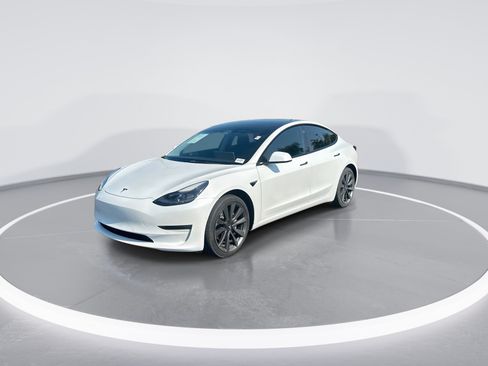 Used 2022 Tesla Model 3 Long Range AWD/4WD image 5