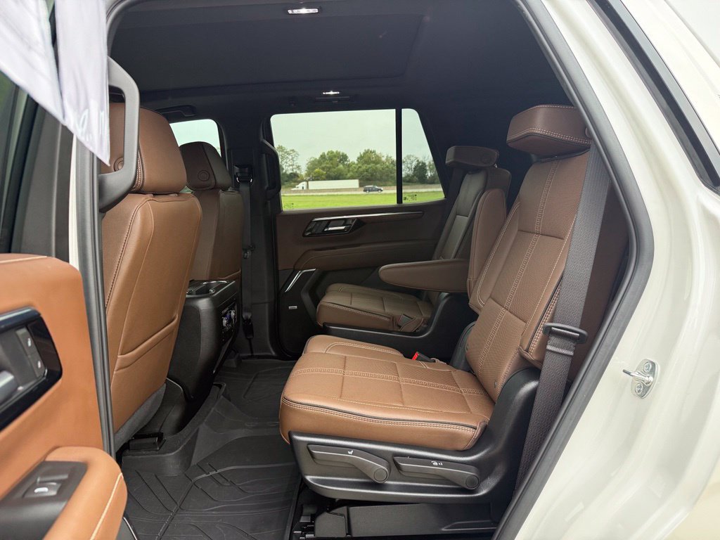 Used 2025 Chevrolet Tahoe High Country w/ Sun And Tow Package AWD/4WD image 17