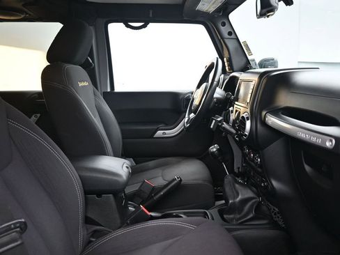 Used 2013 Jeep Wrangler Unlimited Sahara w/ Dual Top Group image 10