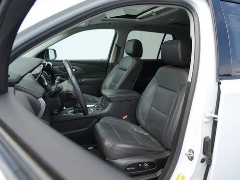 Used 2021 Chevrolet Traverse Premier w/ Redline Edition AWD/4WD image 12