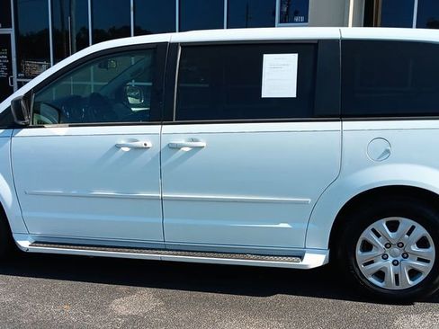Used 2017 Dodge Grand Caravan SE w/ Power Window Group image 7