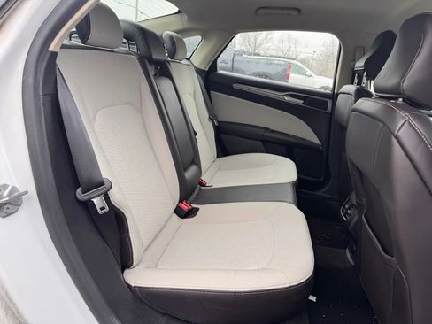 Used 2020 Ford Fusion SE w/ Equipment Group 151A image 12