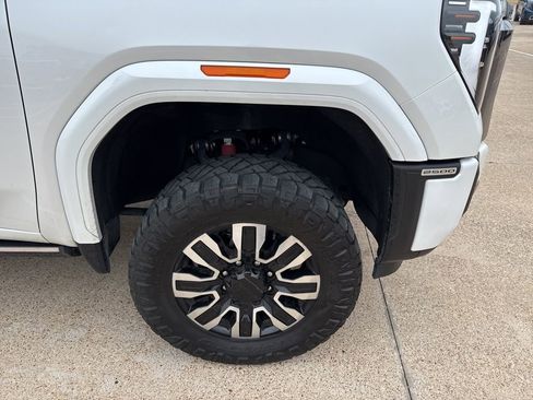 Used 2024 GMC Sierra 2500 Denali Ultimate image 4