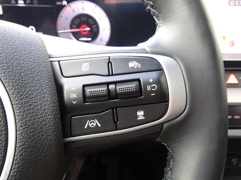 Used 2025 Kia Sportage SX AWD/4WD image 26