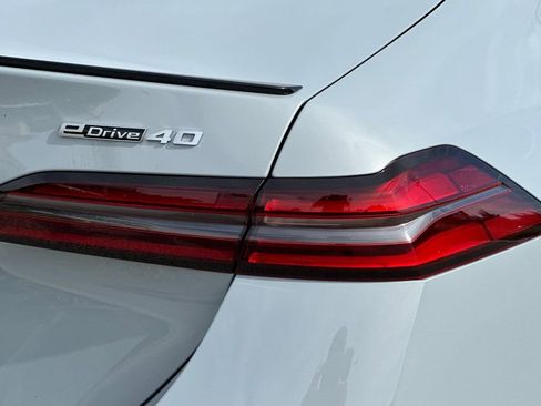 Used 2024 BMW i5 eDrive40i w/ M Sport Package image 33