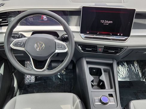 New 2026 Volkswagen Tiguan SE AWD/4WD image 3