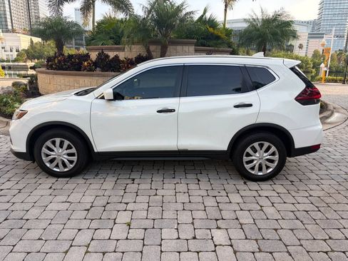 Used 2018 Nissan Rogue S FWD image 1