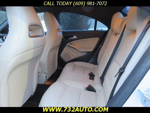 Used 2014 Mercedes-Benz CLA 250 image 9