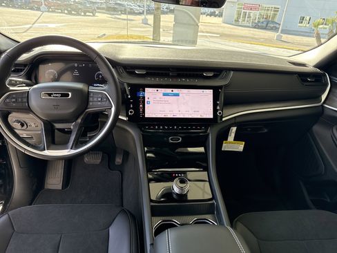 New 2026 Jeep Grand Cherokee Altitude RWD image 17