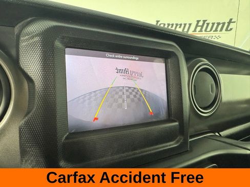 Used 2022 Jeep Wrangler Unlimited Sport w/ Xtreme Recon 35" Tire Package image 3