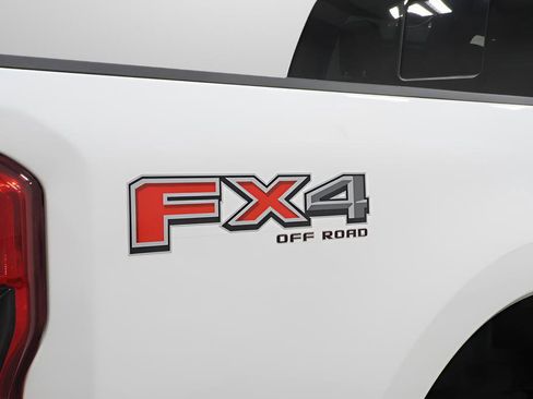 Used 2025 Ford F250 Platinum w/ FX4 Off-Road Package AWD/4WD image 25