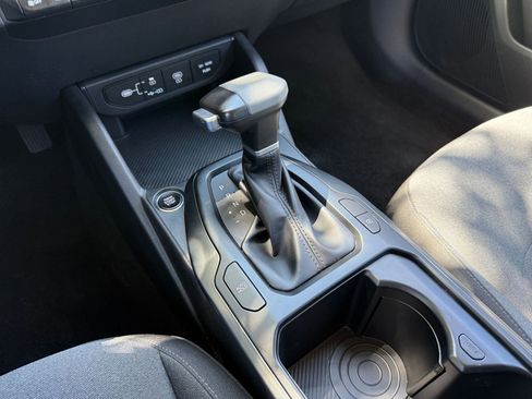 Used 2025 Kia K4 LXS image 42