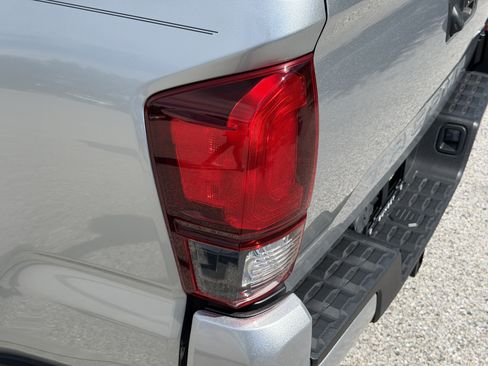 Used 2022 Toyota Tacoma SR5 w/ Technology Package RWD image 10