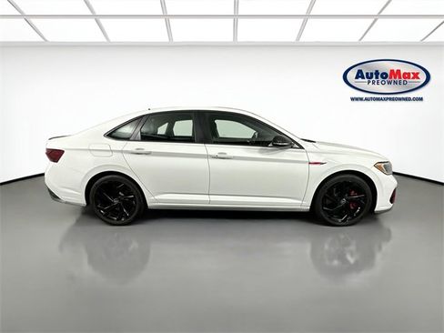 Used 2023 Volkswagen Jetta GLI Autobahn image 10