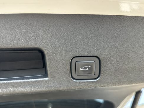 Certified 2024 Chevrolet Traverse Z71 AWD/4WD image 21