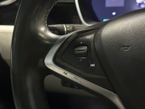 Used 2017 Tesla Model X 75D image 26